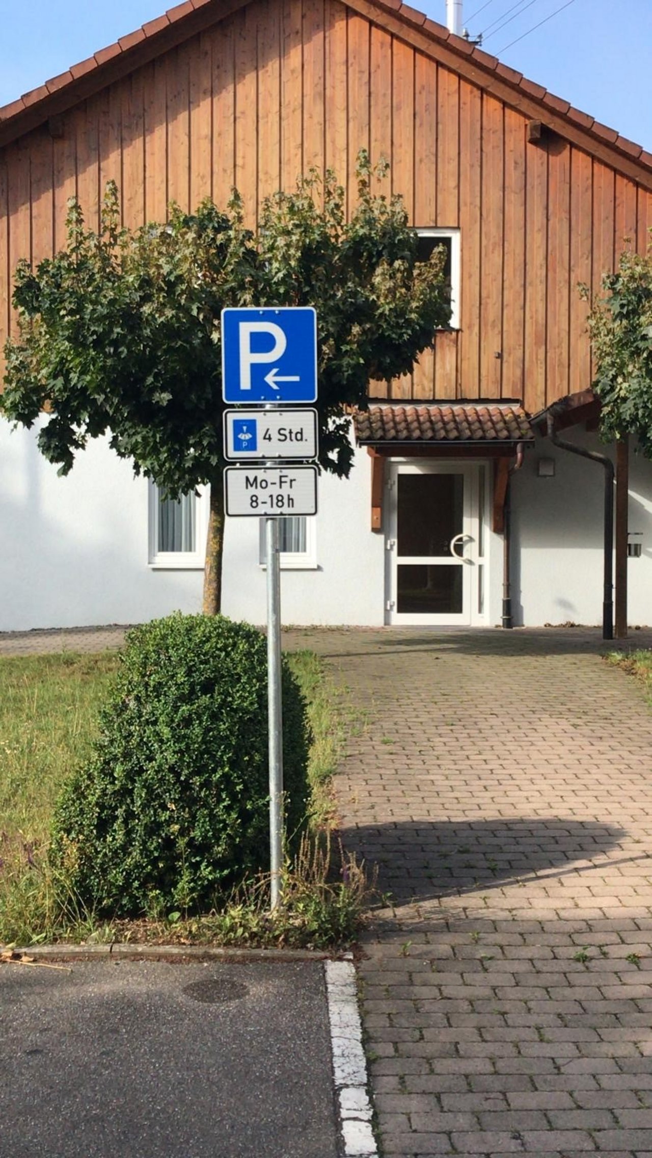 Schild Parkdauer Weiherplatz